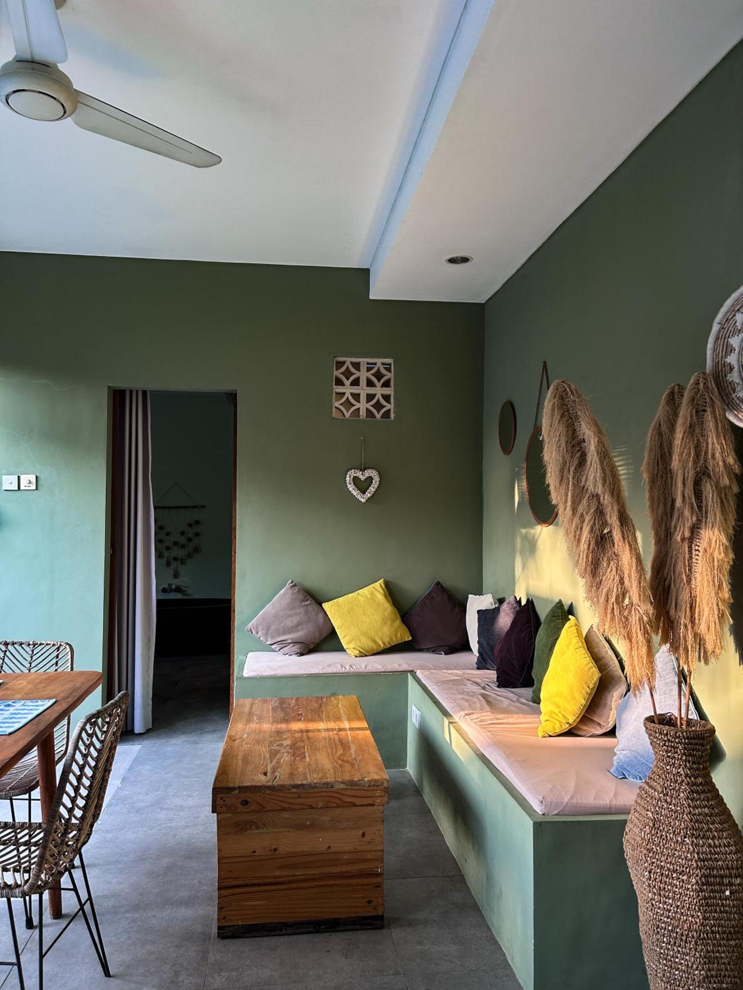 Kiki Village Bathtub And Living Room Canggu Exterior foto